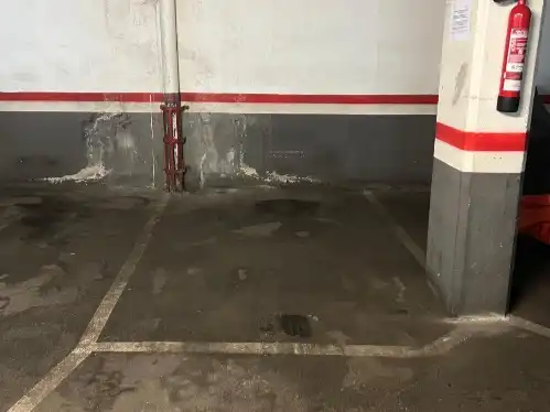 Einzelparkplatz zur Miete in Maestro Nicolau 37