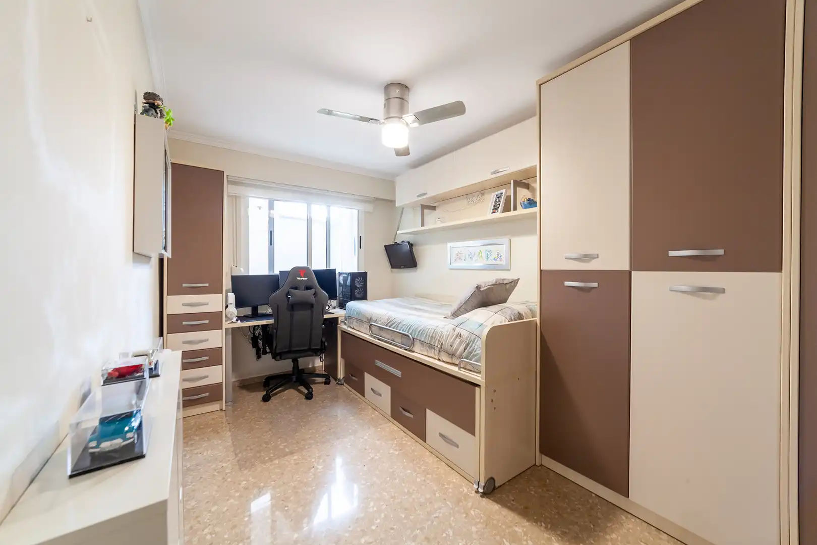 Bedroom of Flat for sale in Manises  with Air Conditioner, Heating and Oven