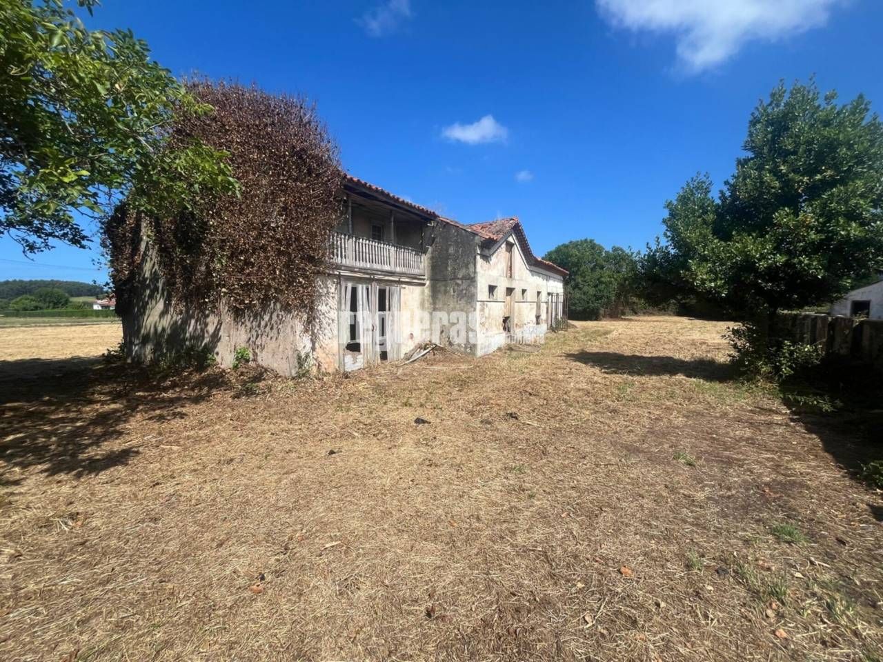 Finca rústica en venda en Gozón amb Jardí privat