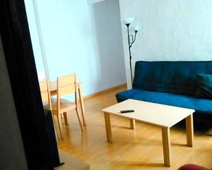 Sala d'estar de Pis de lloguer en  Zaragoza Capital amb Calefacció, Parquet i Moblat