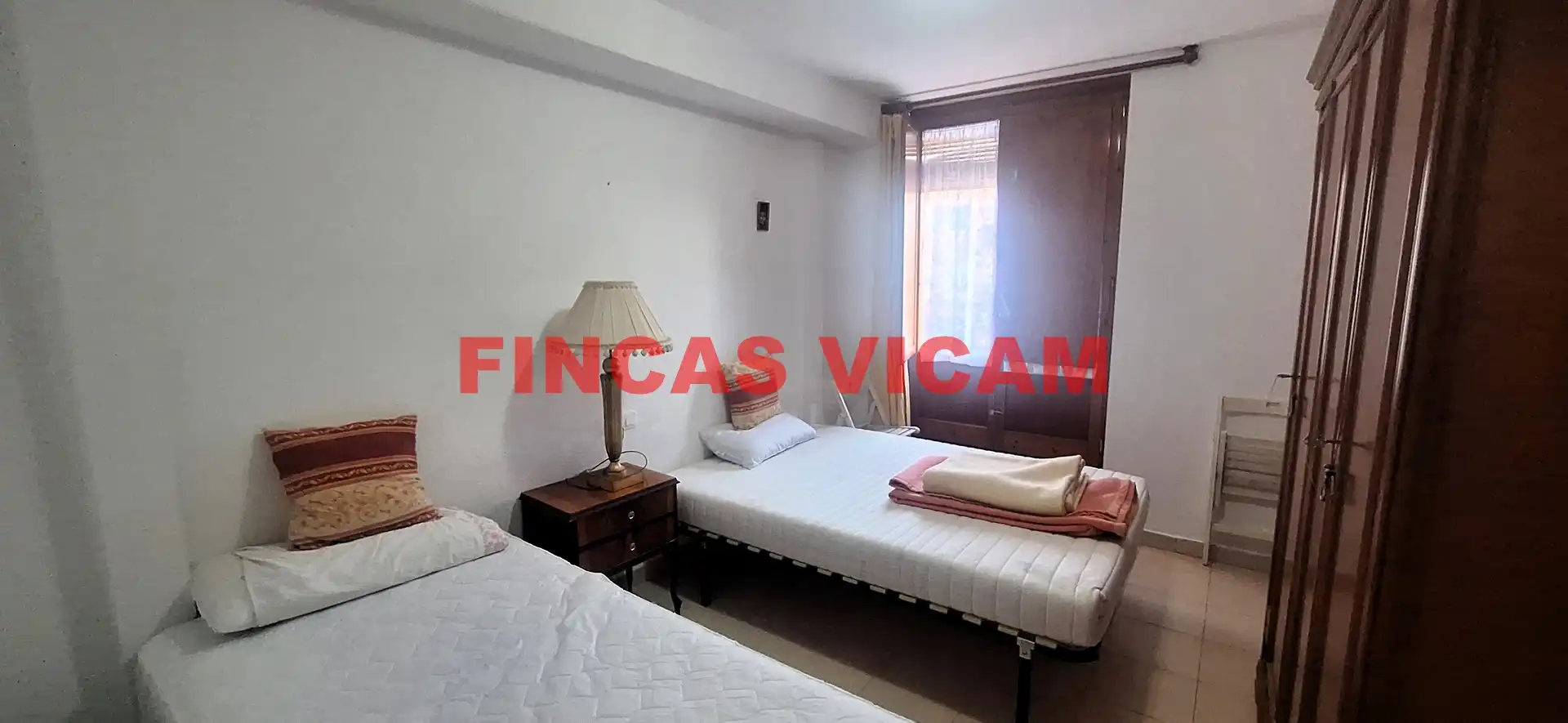 Bedroom of Flat for rent in Ayerbe, Huesca