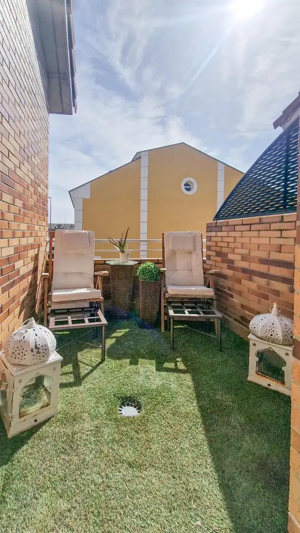 Terrassa de Casa adosada en venda en Badajoz amb Aire condicionat, Jardí privat i Terrassa