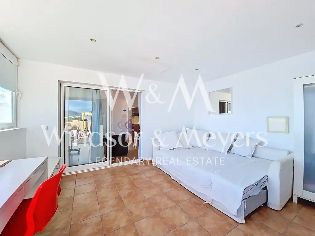 Habitación de Apartamento en venta en Santa Eulària des Riu con Aire acondicionado, Amueblado y Piscina comunitaria
