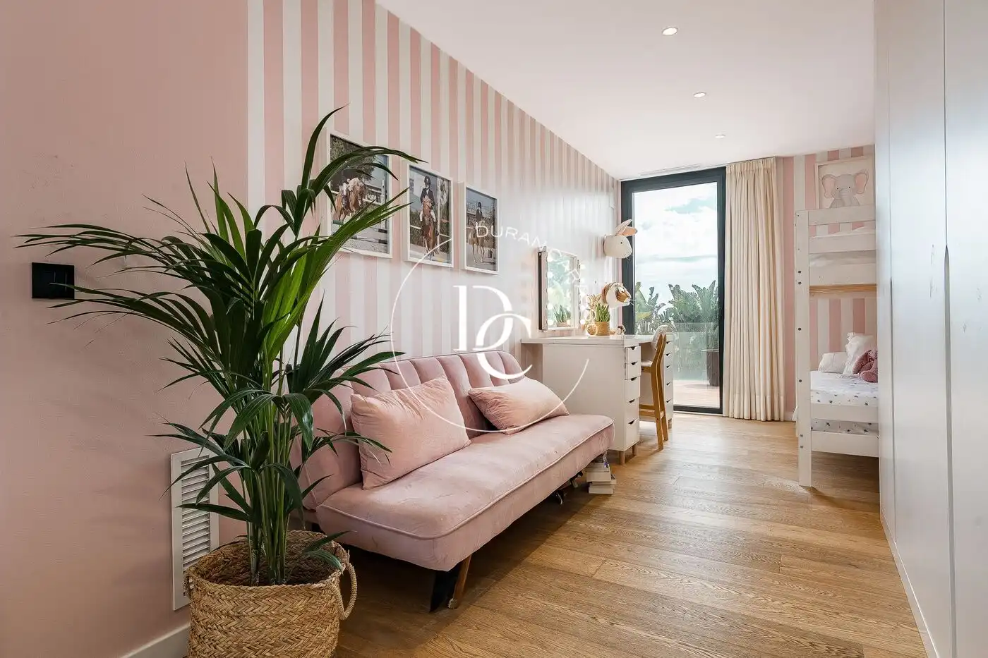 Sala de estar de Casa o chalet de alquiler en Sitges con Aire acondicionado, Calefacción y Jardín privado