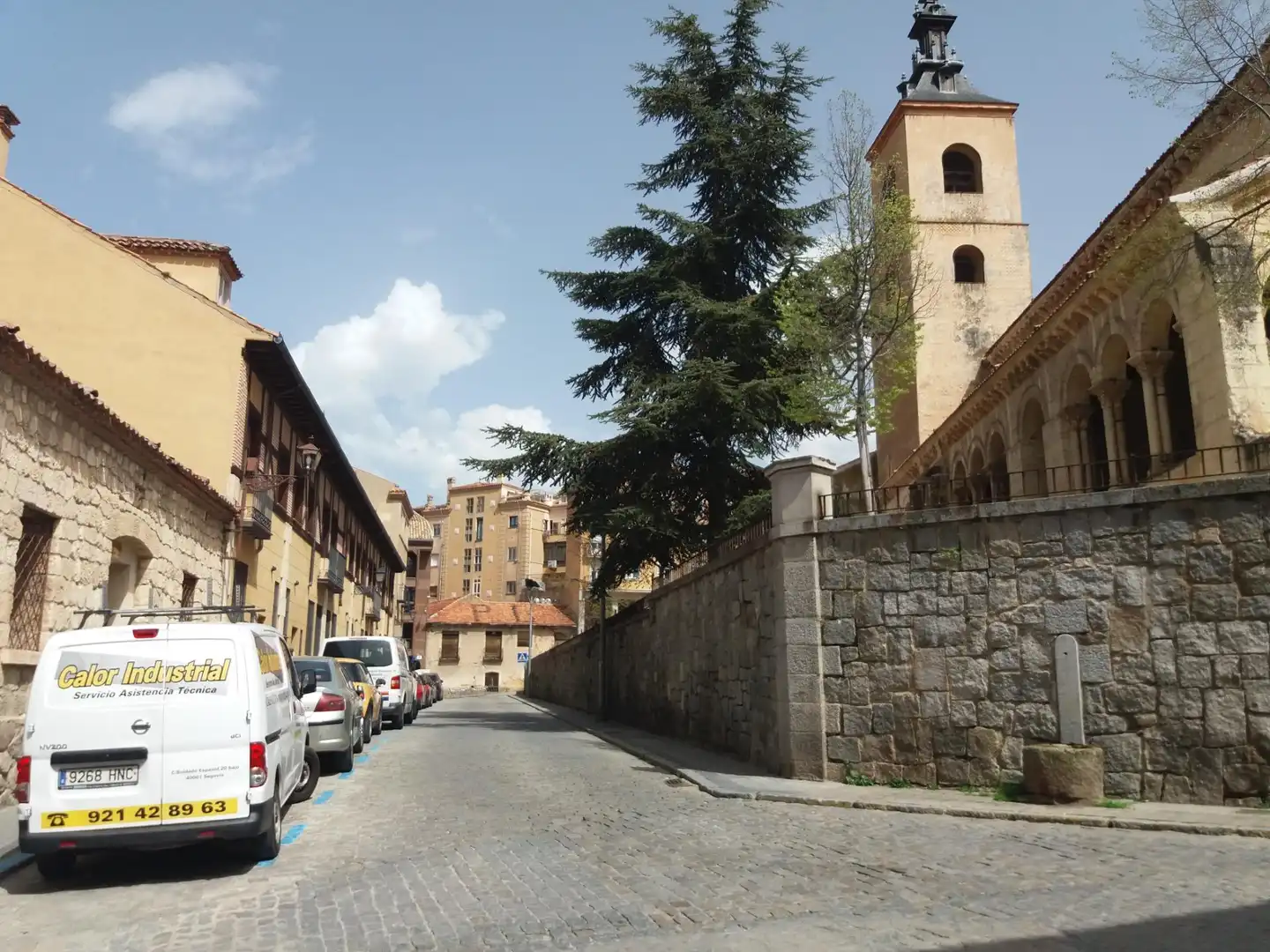 Vista exterior de Dúplex en venta en Segovia con Calefacción, Terraza y Balcón