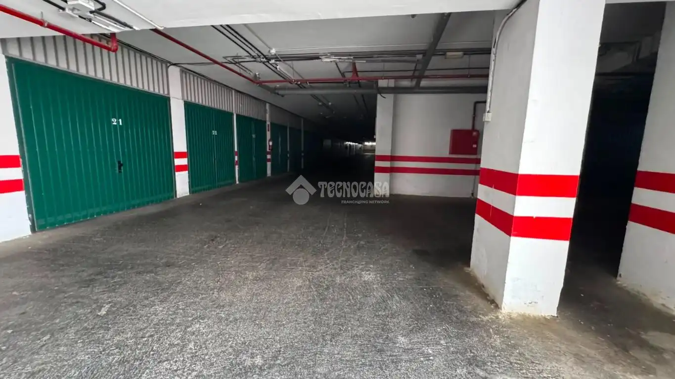 Parking de Dúplex en venta en Motril con Terraza, Piscina y Piscina comunitaria
