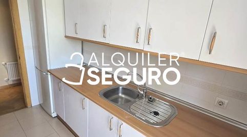 Foto 4 de Piso de alquiler en Tres de Abril, Parque Cataluña, Torrejón de Ardoz
