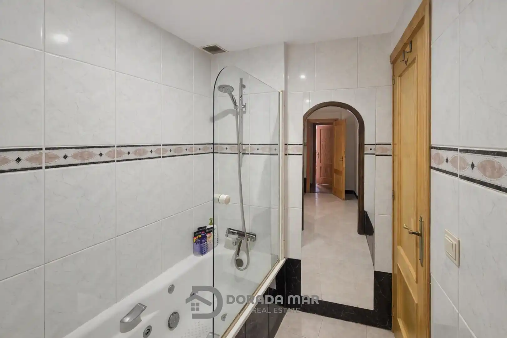 Bathroom of Apartments for sale in Jaca  with Heating, Storage room and Oven