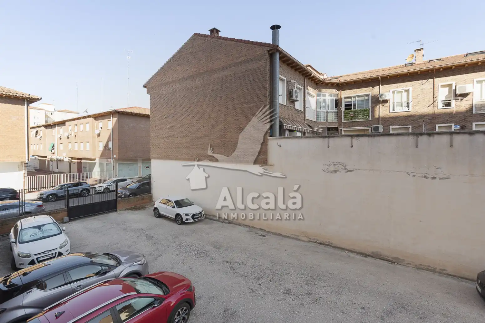 Vista exterior de Pis en venda en Azuqueca de Henares amb Calefacció i Terrassa