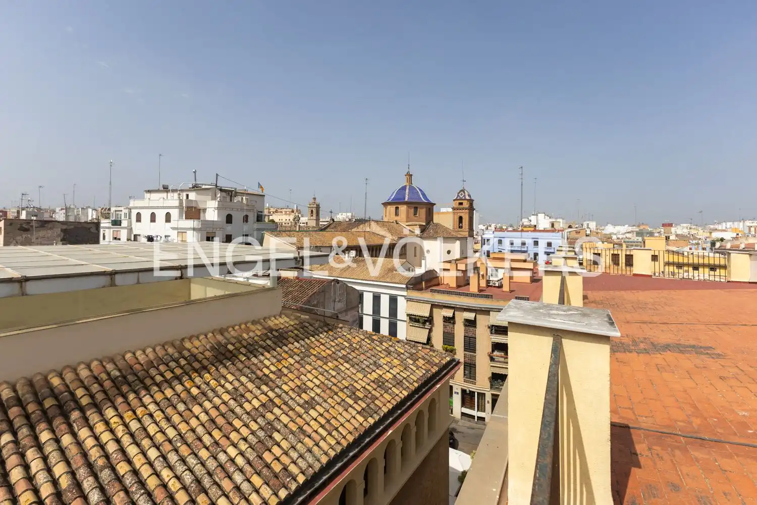 Vista exterior de Pis en venda en Valencia amb Calefacció, Parquet i Balcó
