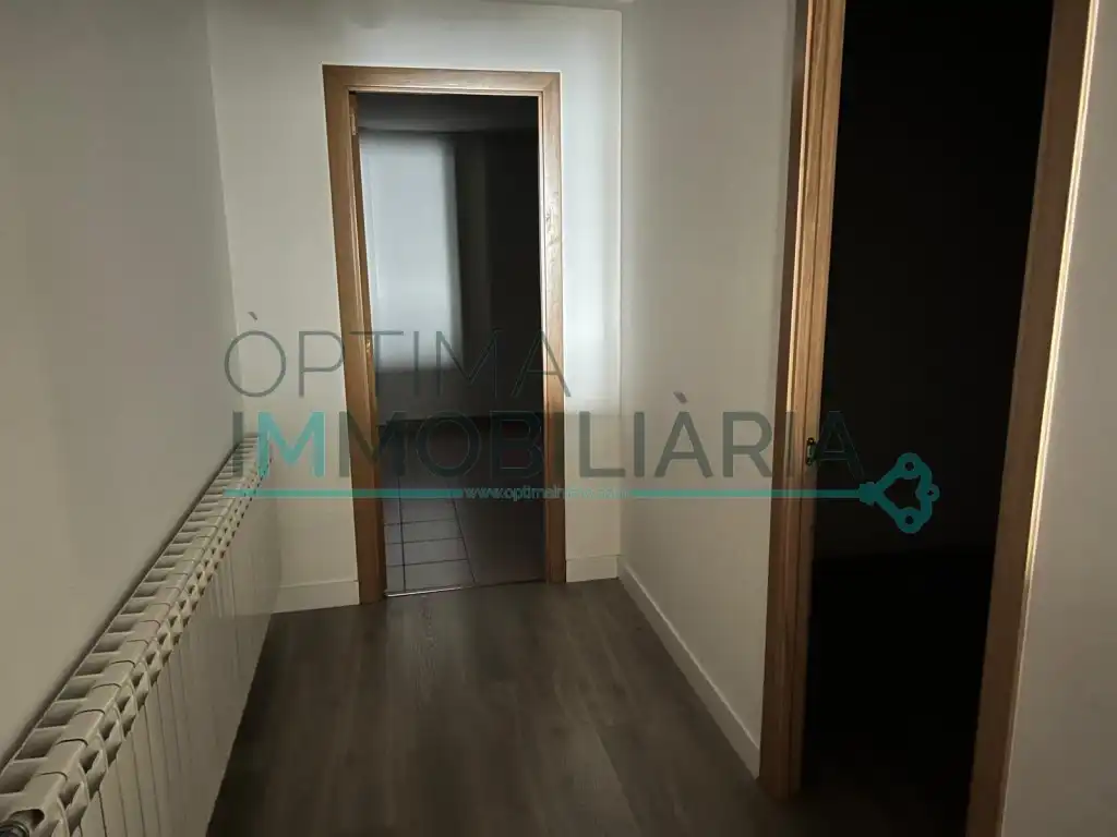 Business premises to rent in AD200, imagen 3
