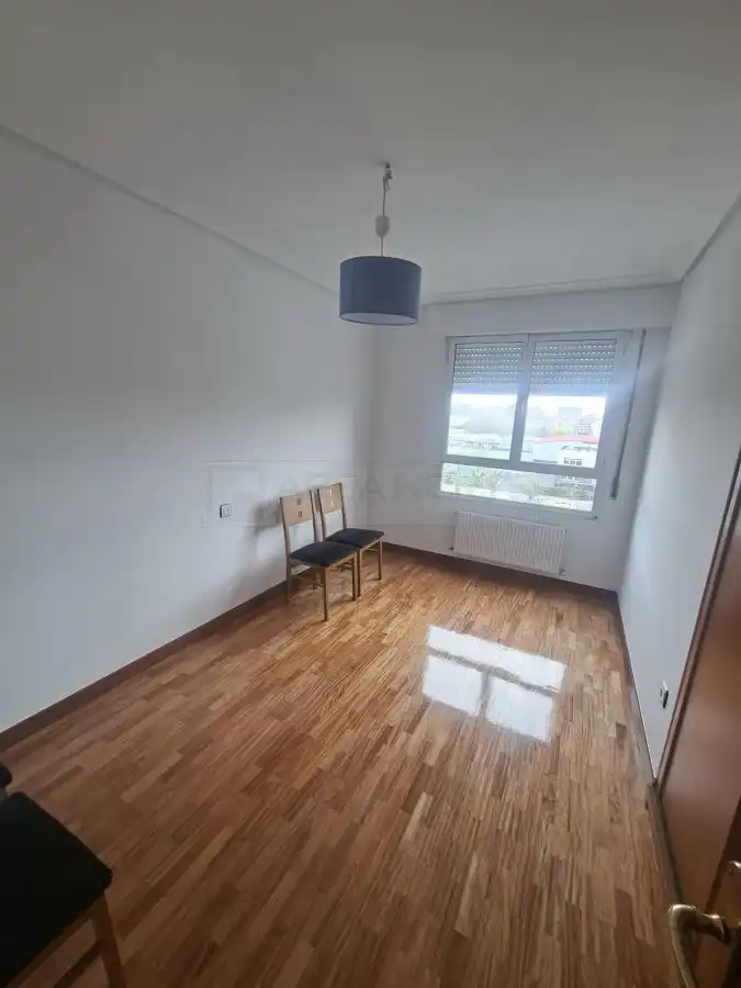 Bedroom of Flat for sale in Vitoria - Gasteiz  with Heating, Parquet flooring and Storage room
