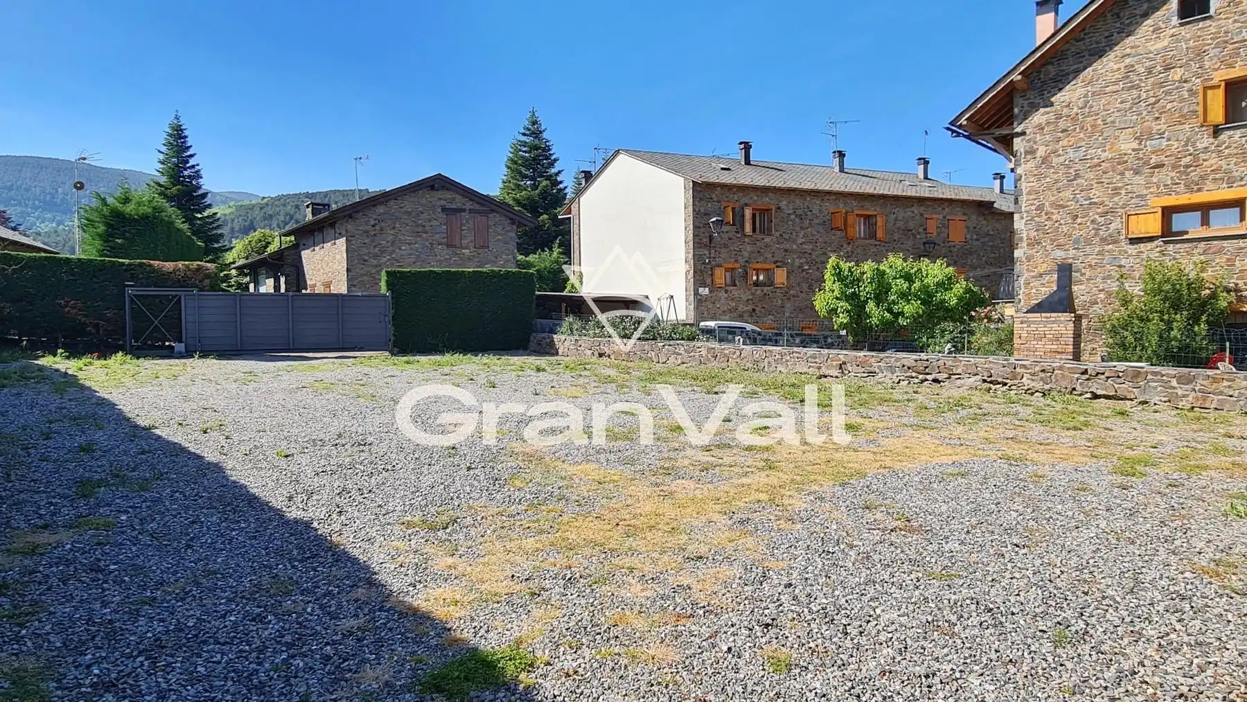 Casa adosada en venda en Puigcerdà amb Calefacció, Jardí privat i Parquet