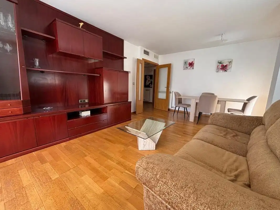 Wohnzimmer von Dachboden zur Miete in Zaragoza