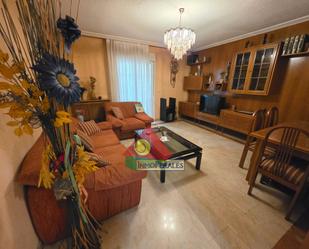 Living room of Flat to rent in  Madrid Capital  with Air Conditioner, Heating and Furnished