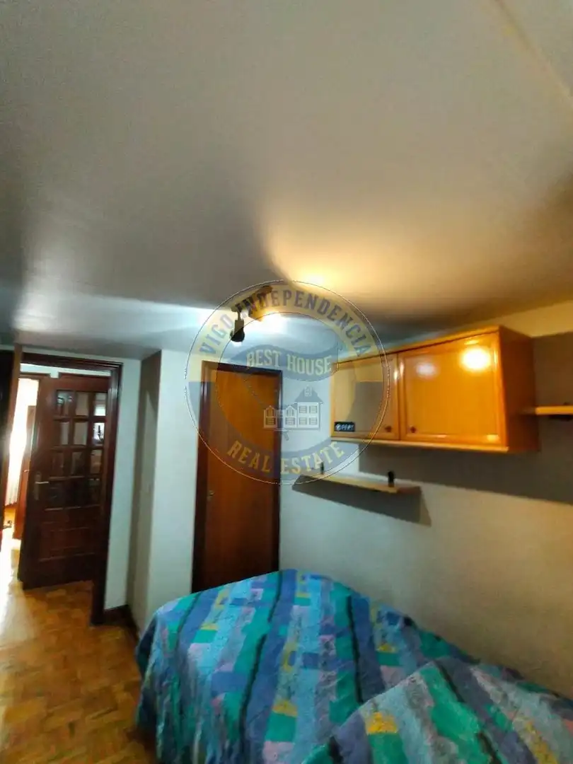 Piso de alquiler en Calle TORRECEDEIRA, Berbés - Peritos