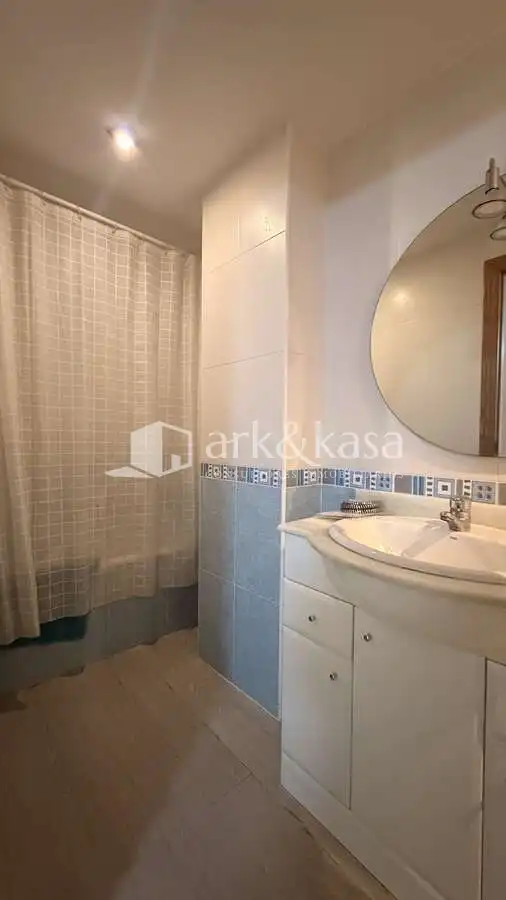 Badezimmer von Wohnung zur Miete in Valencia mit Klimaanlage, Abstellraum und Möbliert