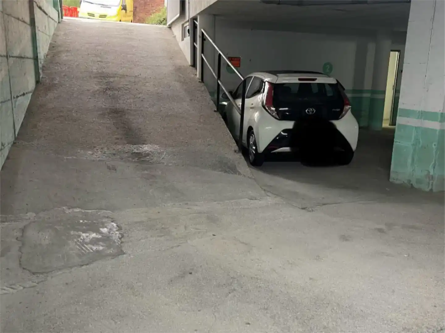 Parkplatz von Garage zum Verkauf in Cee