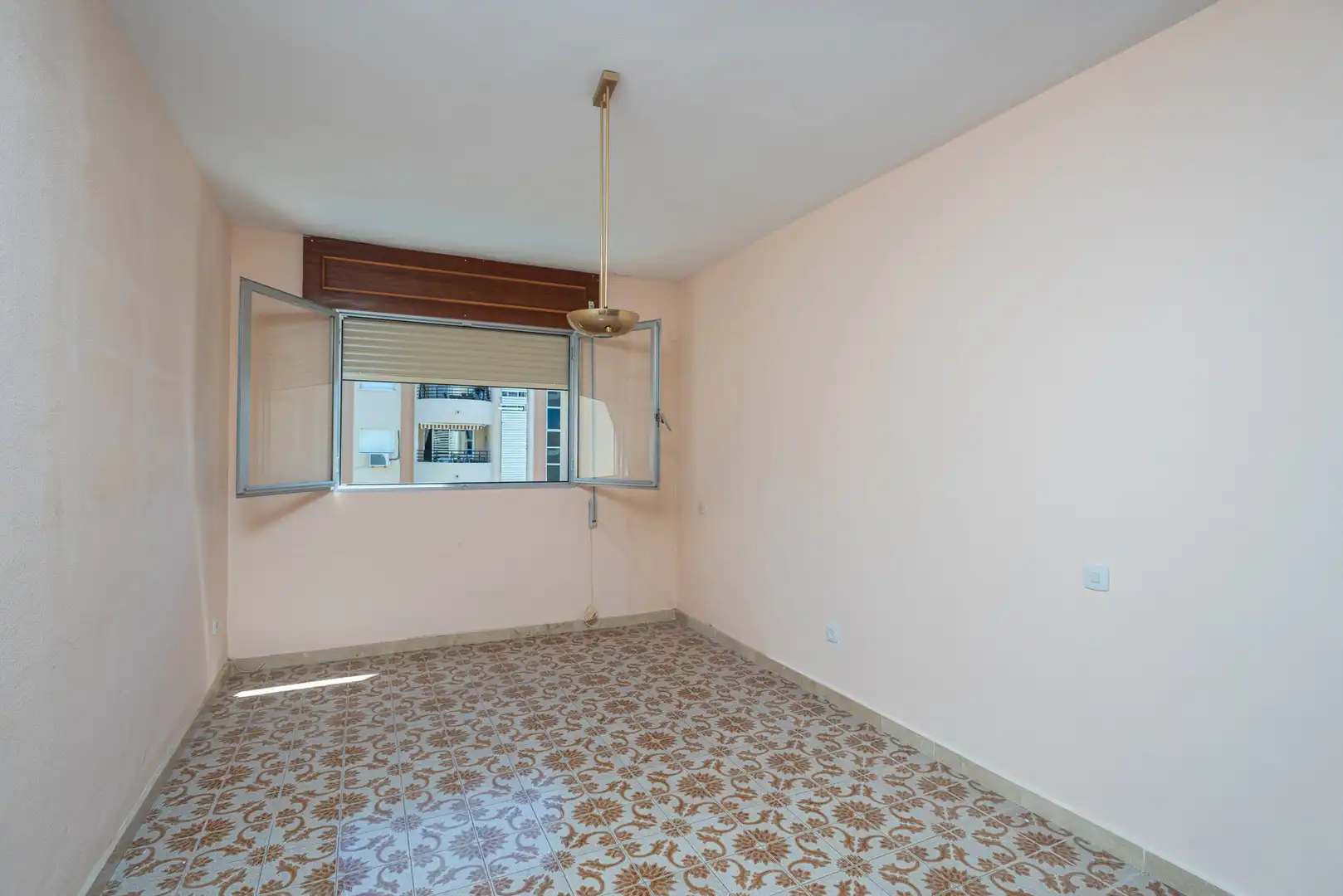 Bedroom of Flat for sale in Marbella  with Air Conditioner, Terrace and Community pool