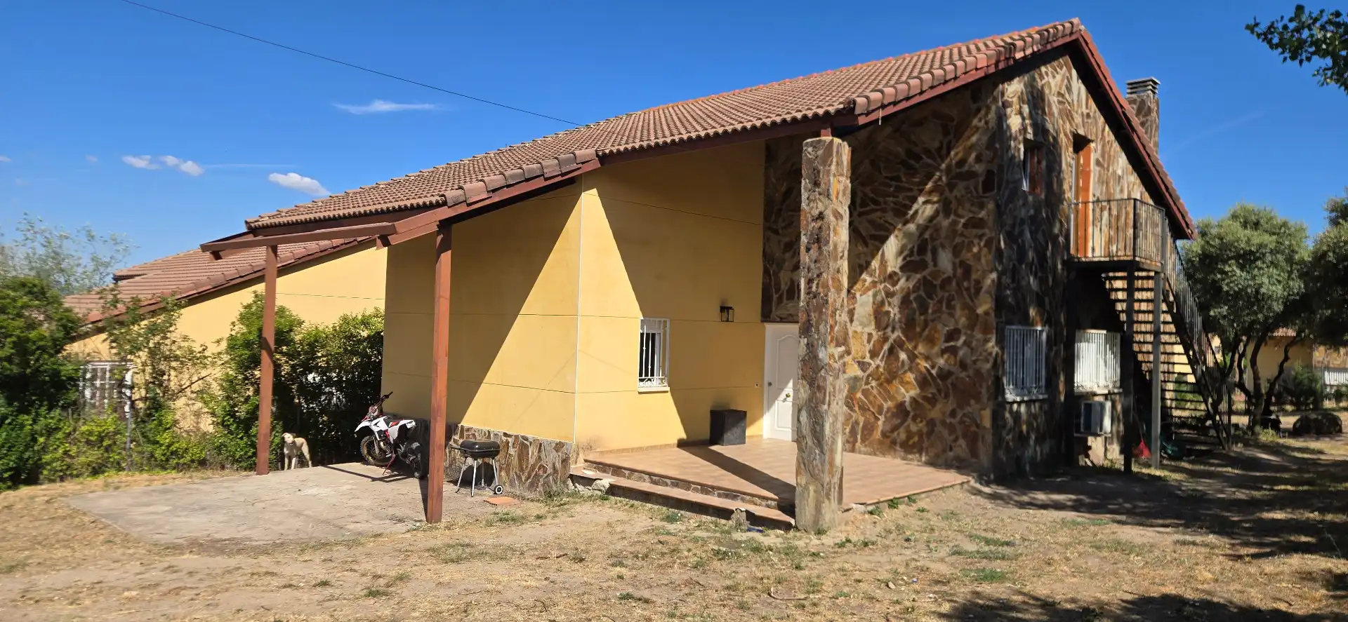 Vista exterior de Casa o chalet en venta en Zarzuela del Monte con Aire acondicionado, Calefacción y Jardín privado