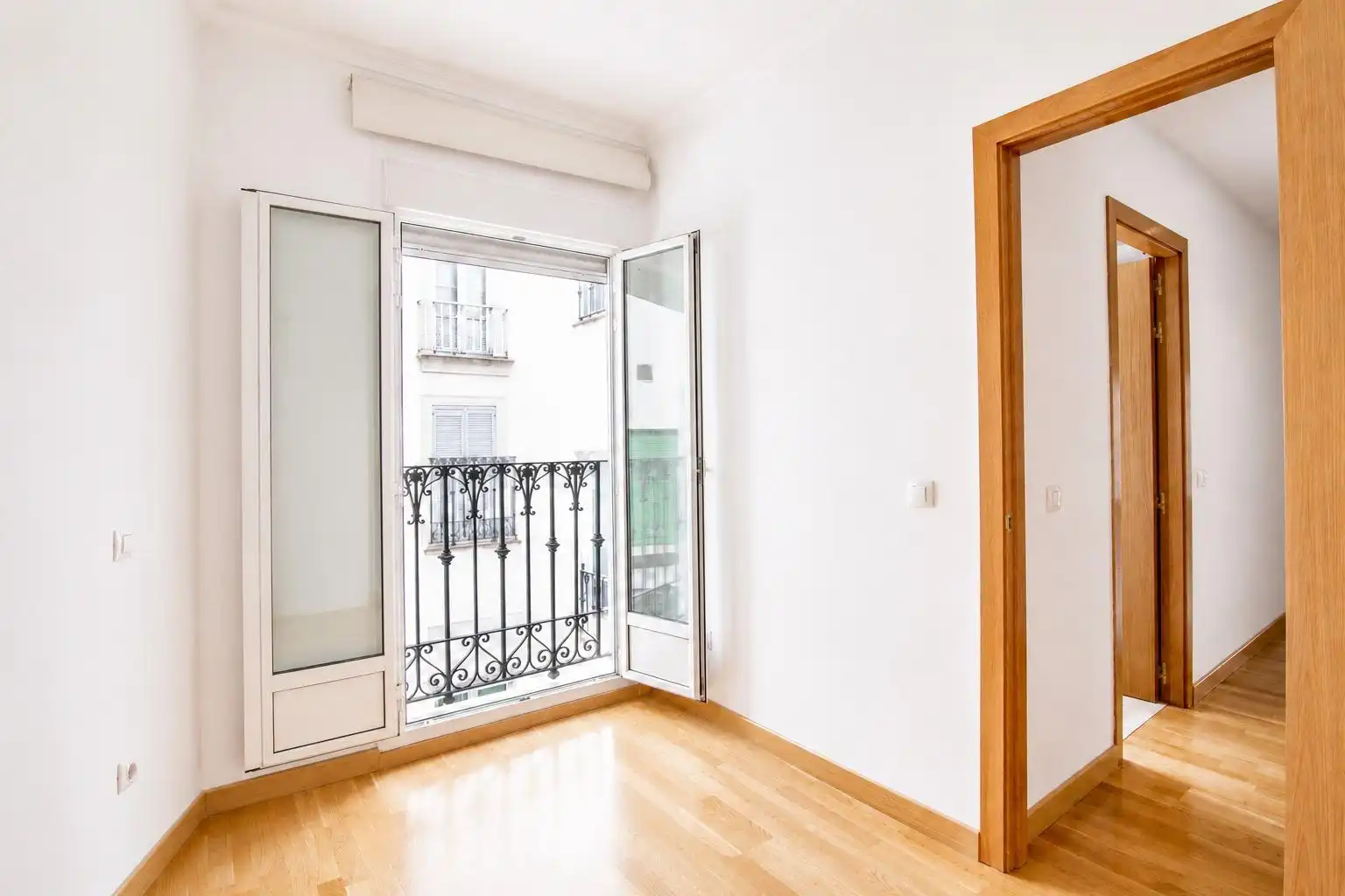 Bedroom of Flat for rent in Madrid  with Air Conditioner, Heating and Parquet flooring