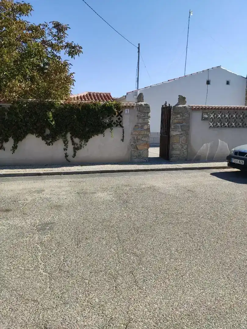 Vista exterior de Casa o chalet en venta en Mazarambroz con Jardín privado, Trastero y Horno