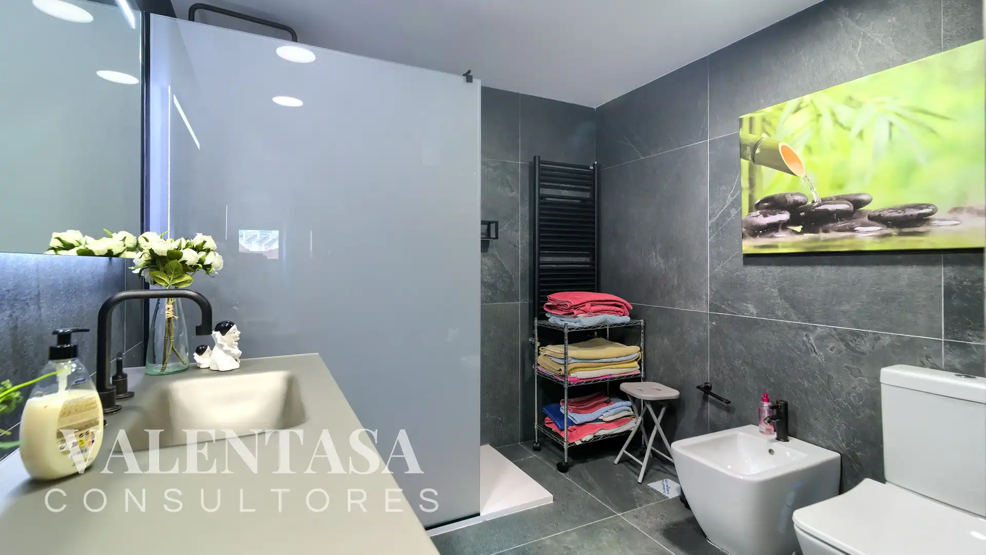 Baño de Piso en venta en Valencia con Aire acondicionado, Calefacción y Amueblado