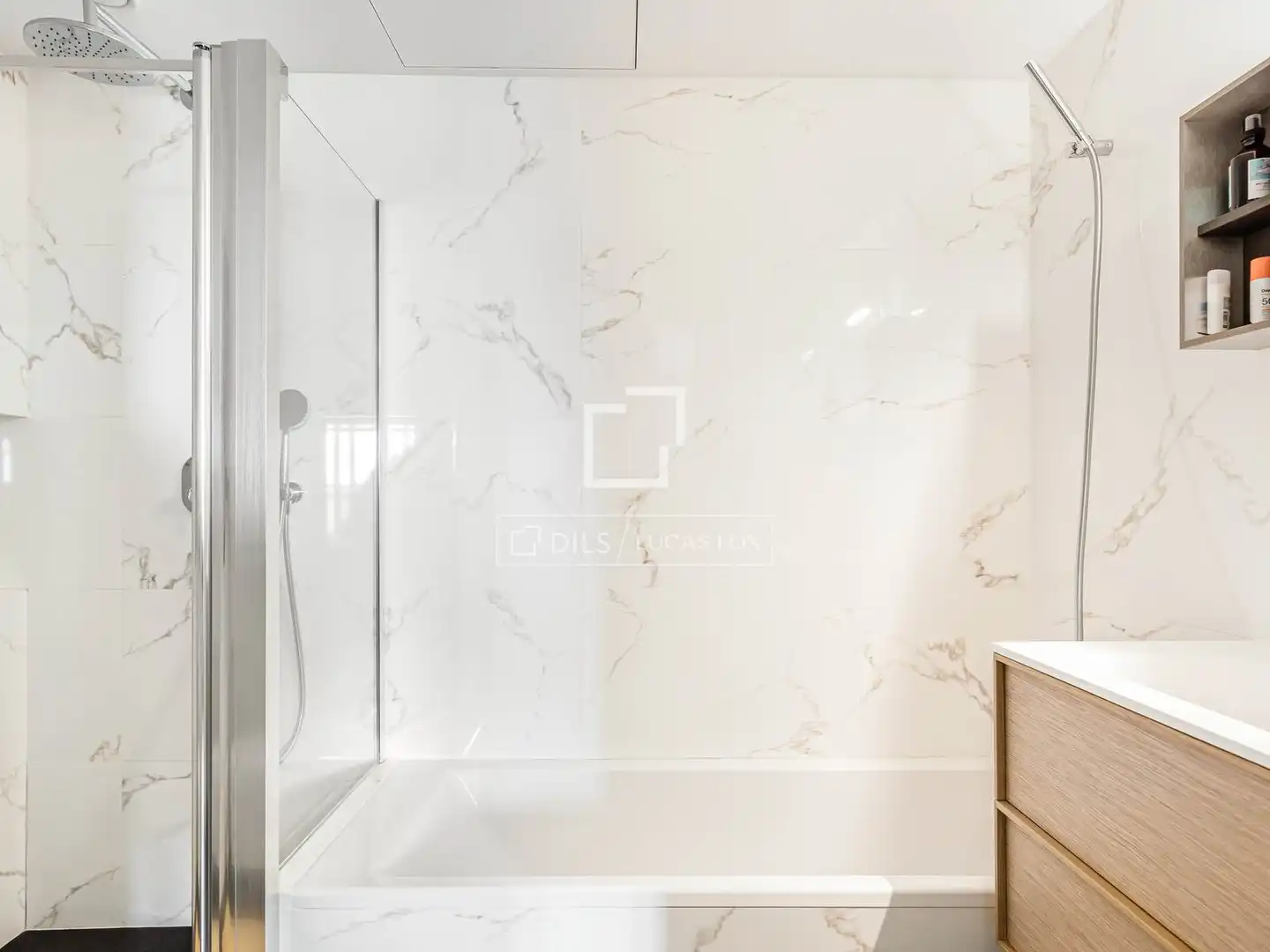 Baño de Piso en venta en Barcelona con Aire acondicionado, Calefacción y Jardín privado