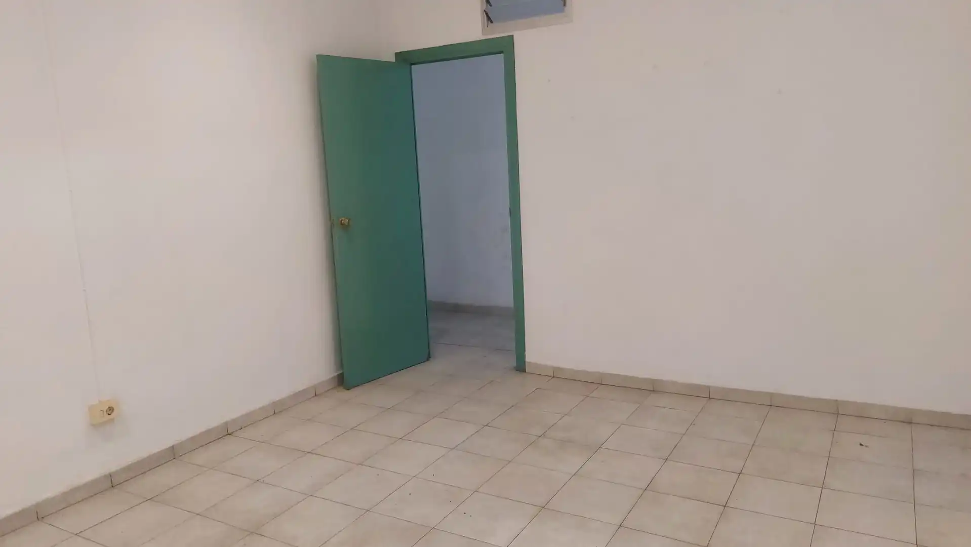Local comercial en venda a Madrigal
