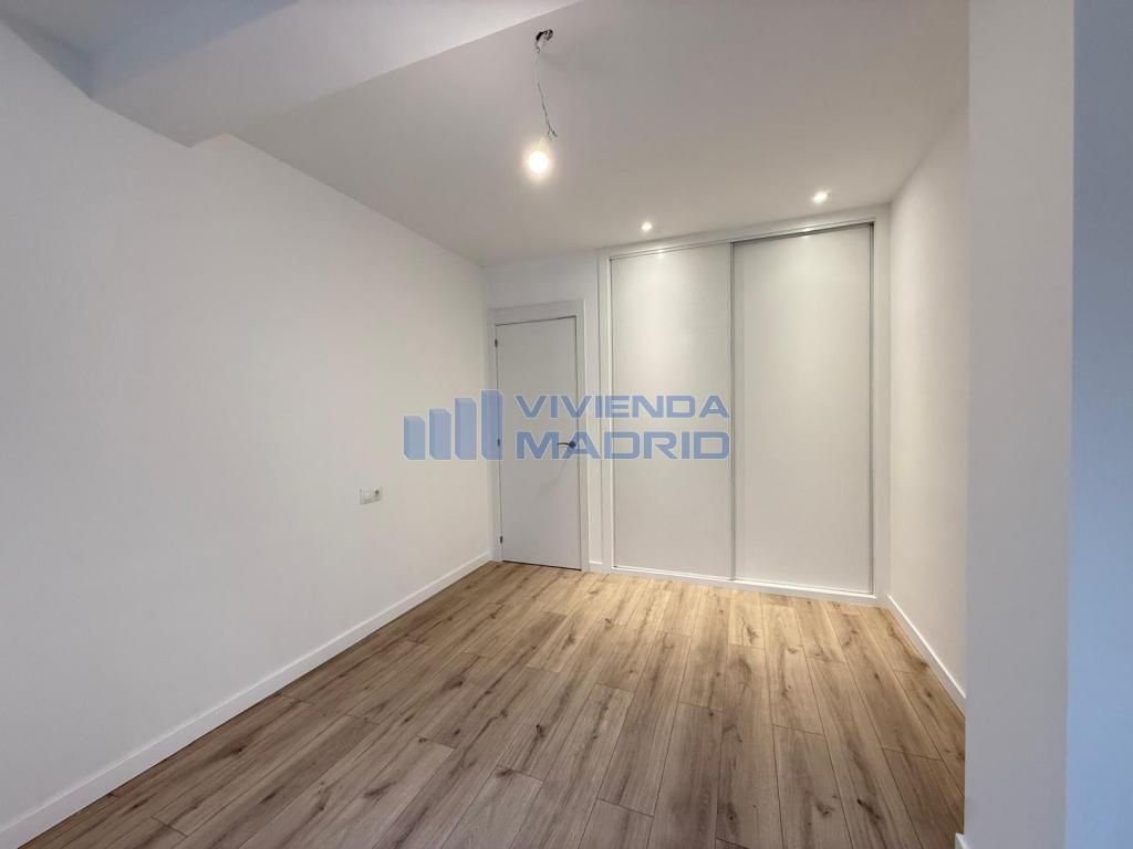 Dormitori de Pis en venda en  Madrid Capital