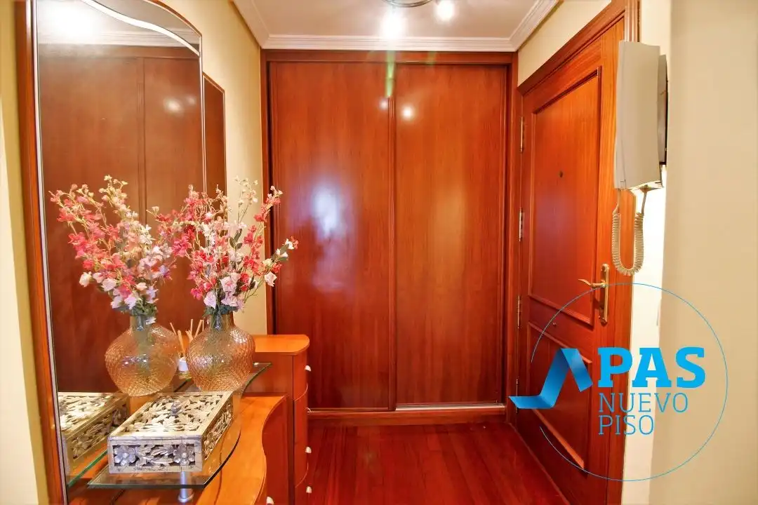 Flat for sale in Calle Justicia, Cuatro Caminos