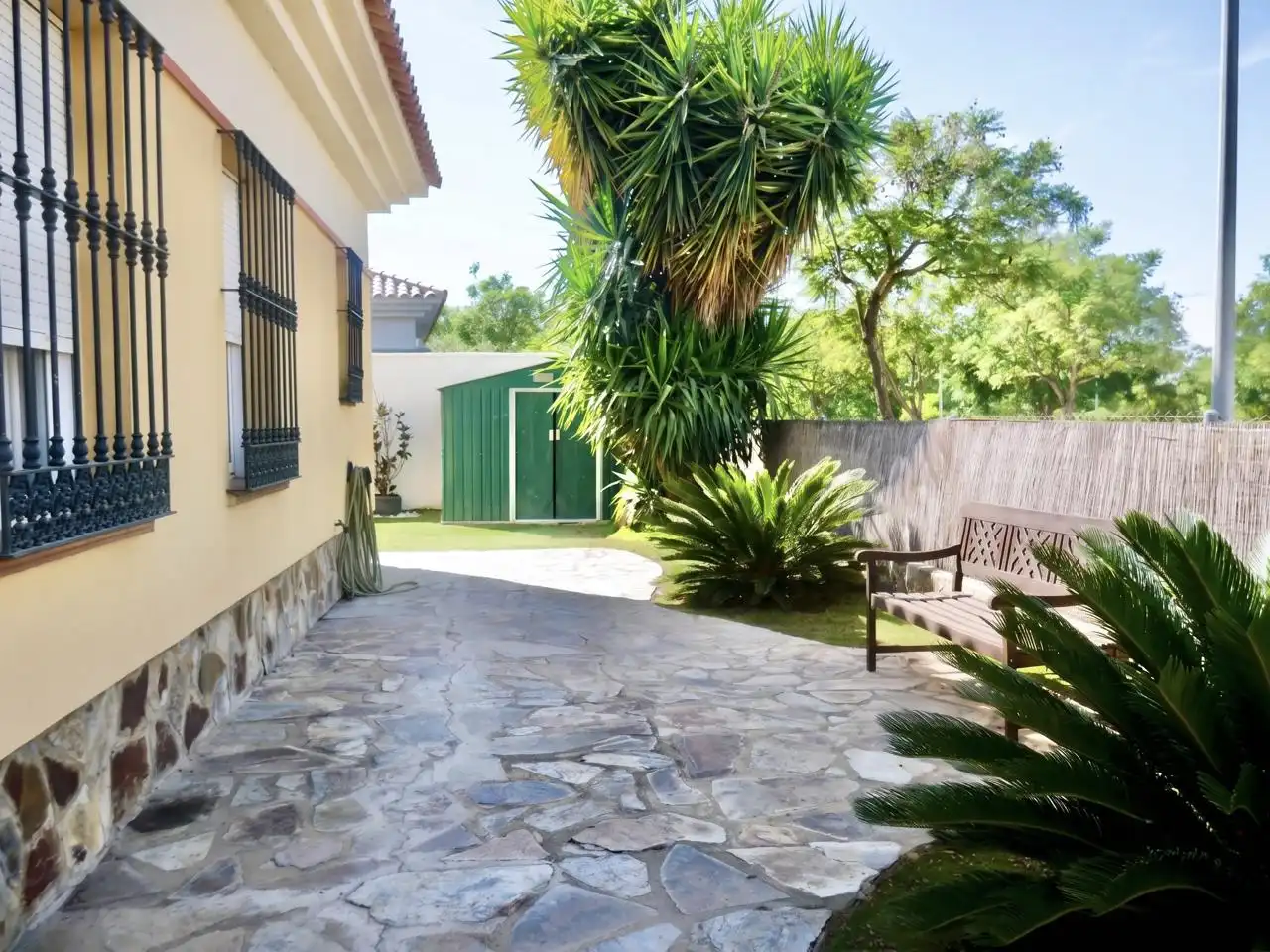 Jardí de Casa o xalet en venda en Montequinto amb Aire condicionat, Jardí privat i Terrassa