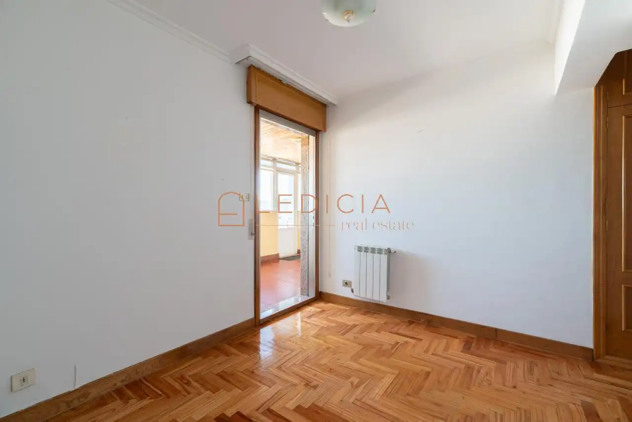 Piso en venta en García Barbón, 114, Centro - Areal
