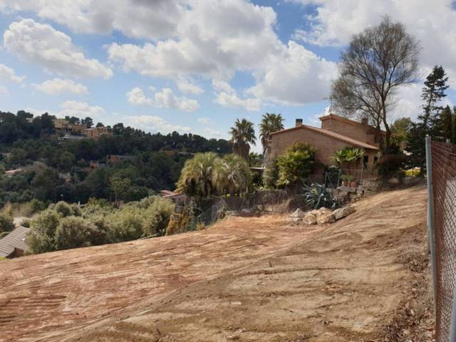 Terreno residencial en Venta en Calle Xiprer en Matadepera