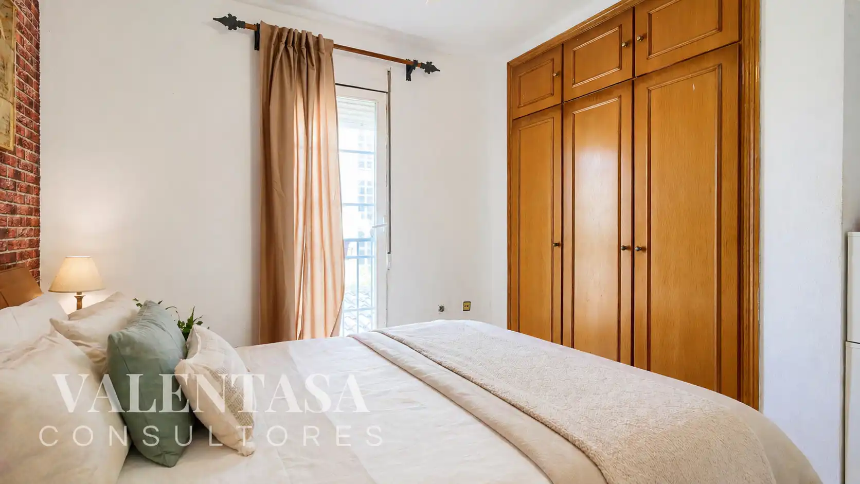 Bedroom of Houses for sale in L'Eliana  with Air Conditioner, Heating and Private garden