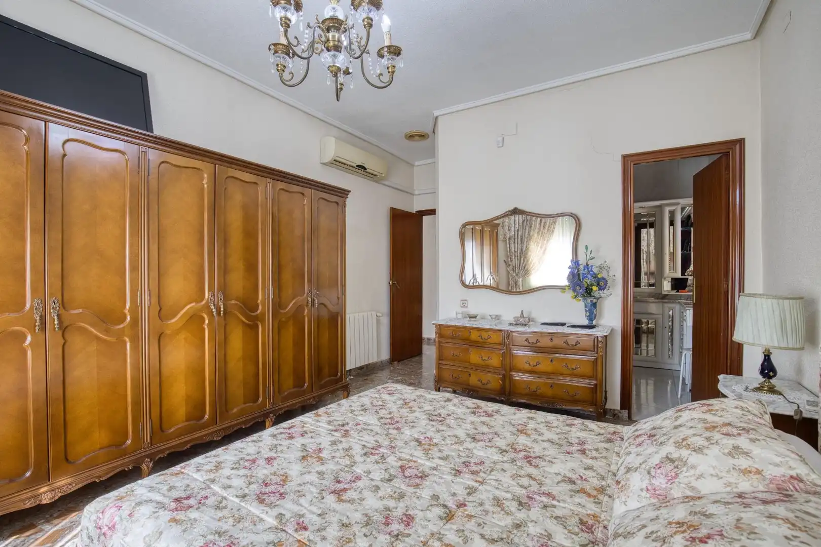 Dormitori de Casa o xalet en venda en Orihuela amb Aire condicionat, Calefacció i Jardí privat