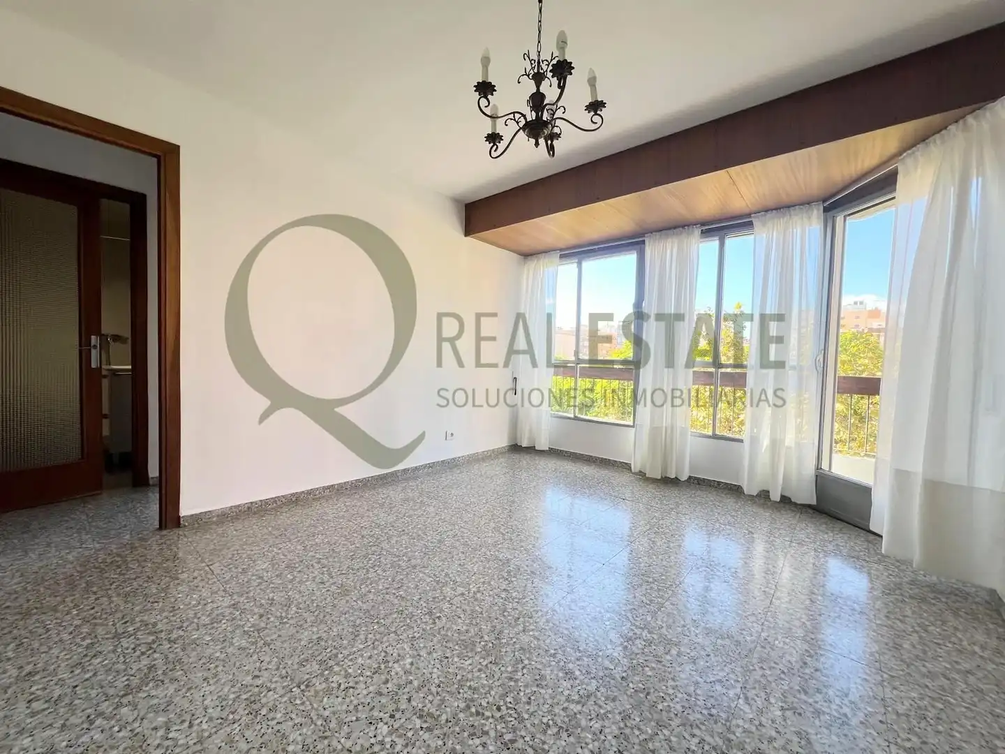 Vista exterior de Piso en venta en Agost con Balcón