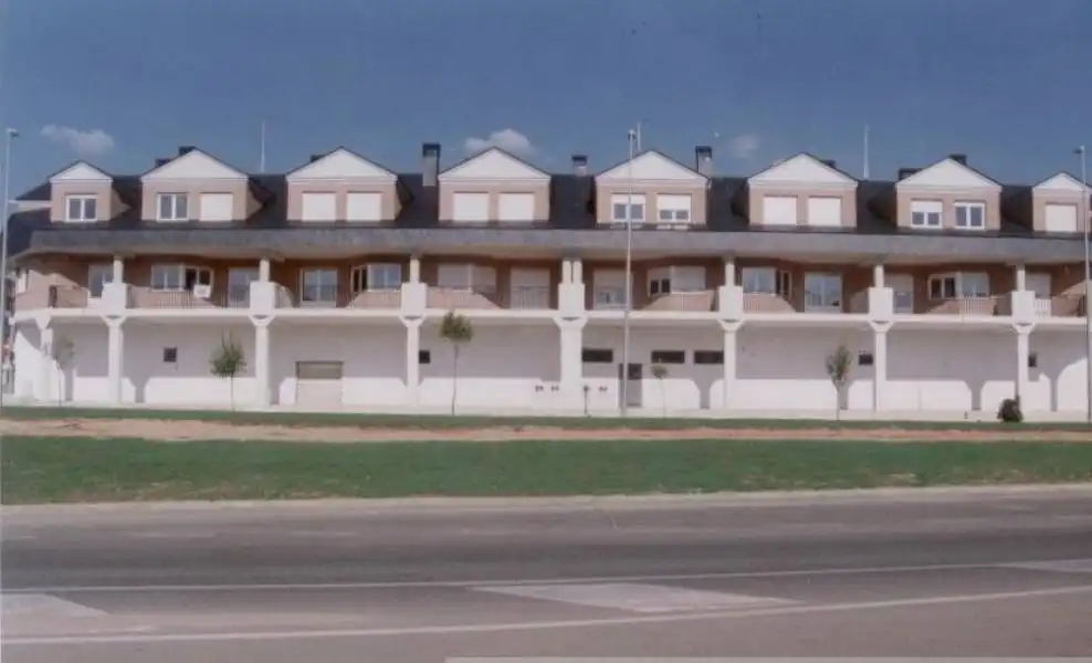 Local comercial en venda a Villares de la Reina, imagen 3