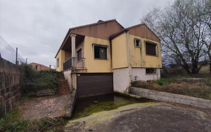 Exterior view of House or chalet for sale in Tomiño  with Private garden, Parquet flooring and Swimming Pool