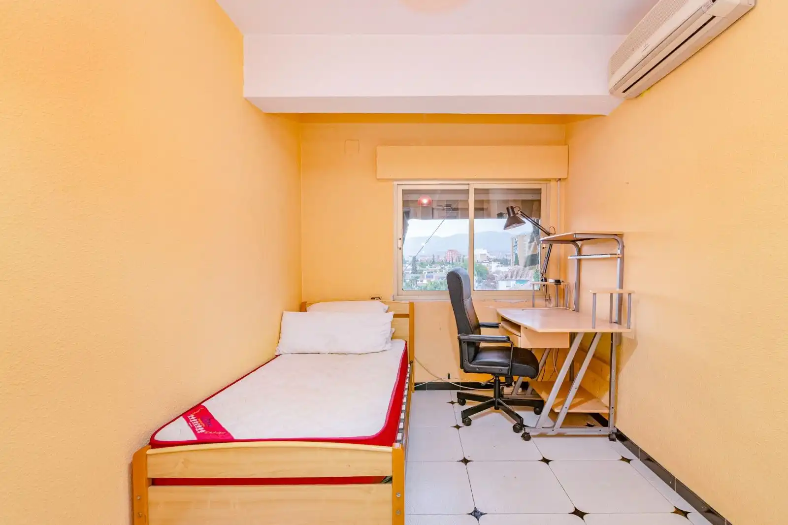 Bedroom of Flat for rent in Granada  with Furnished