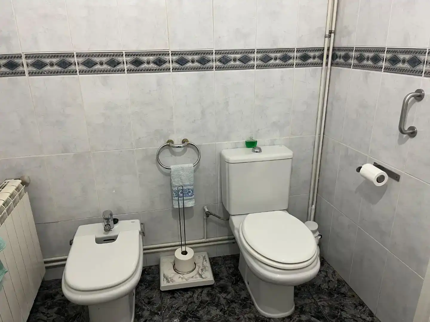 Badezimmer von Maisonette zum Verkauf in Lleida mit Klimaanlage, Abstellraum und Möbliert