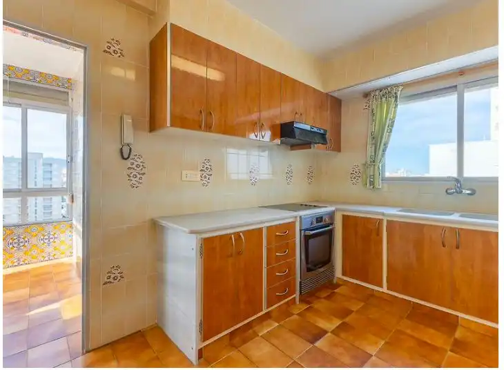 Cuina de Apartament en venda en Gandia amb Terrassa i Moblat