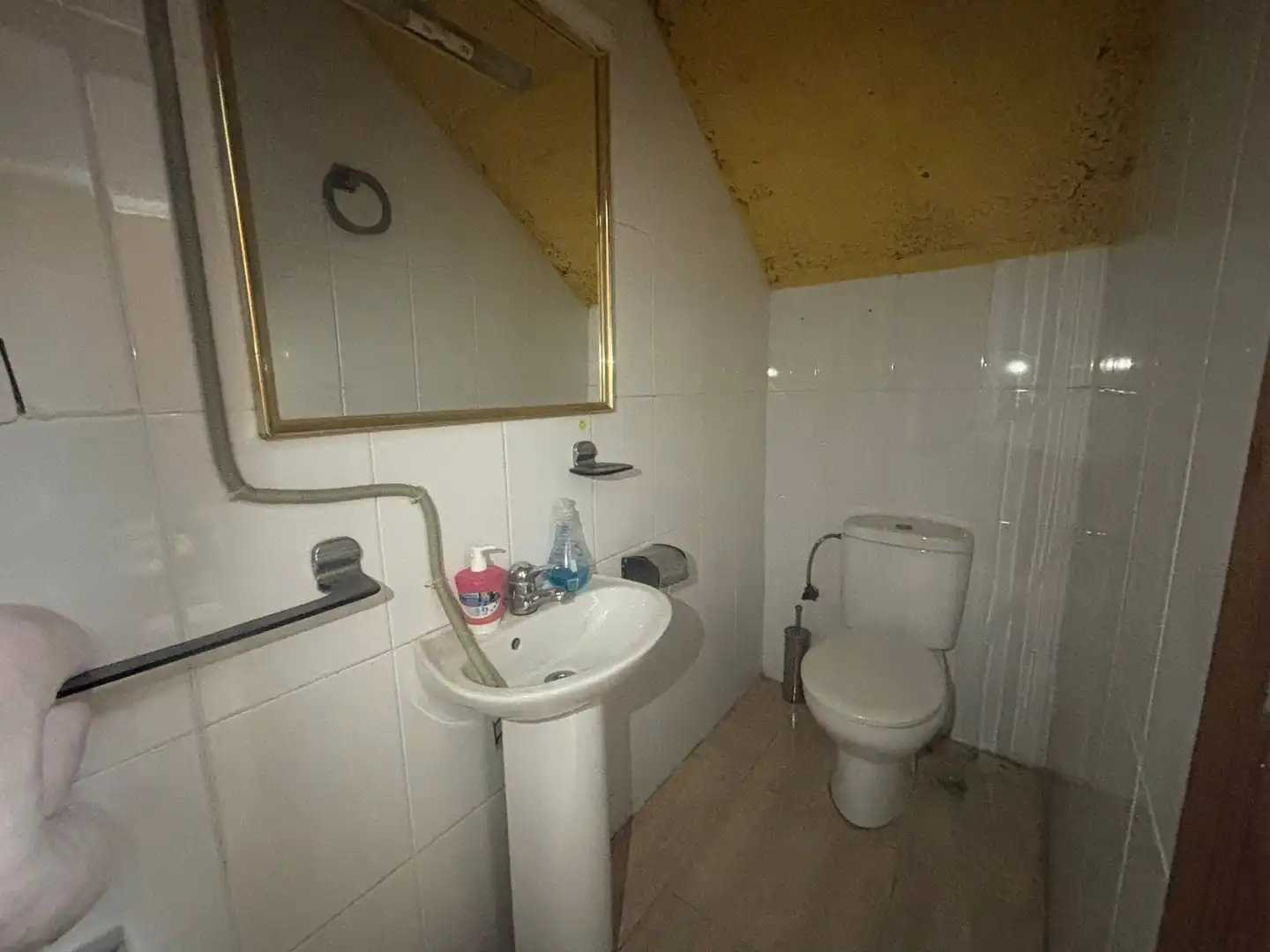 Baño de Casa adosada en venta en Los Montesinos con Aire acondicionado, Terraza y Amueblado