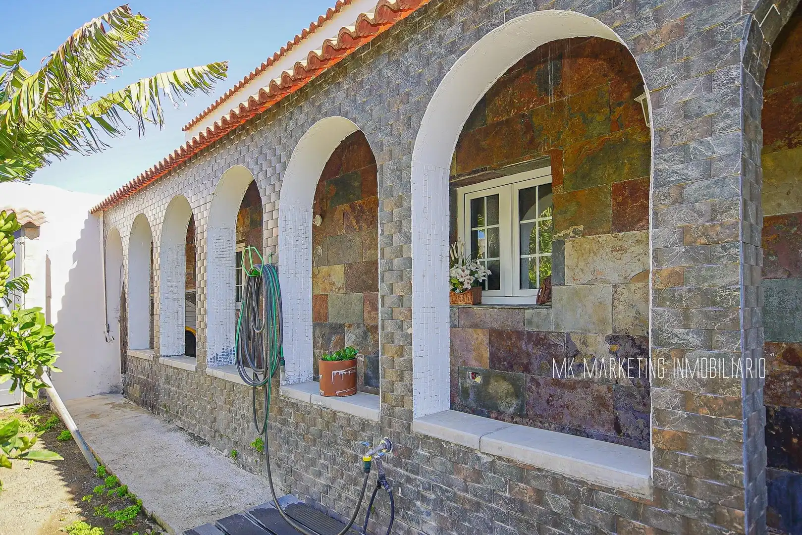 Vista exterior de Casa o xalet en venda en Telde amb Jardí privat, Terrassa i Traster