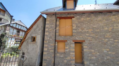 Chalet en venta en Gistain, 3 dormitorios.