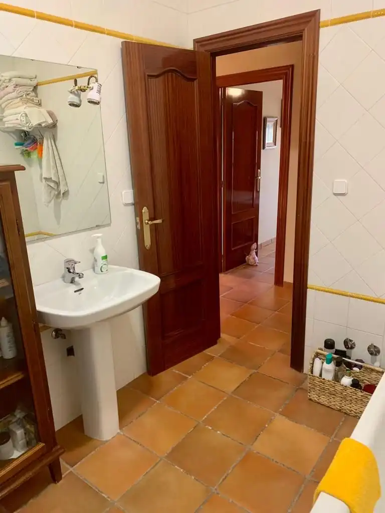 Baño de Casa o chalet en venta en Úbeda con Jardín privado, Piscina y Balcón