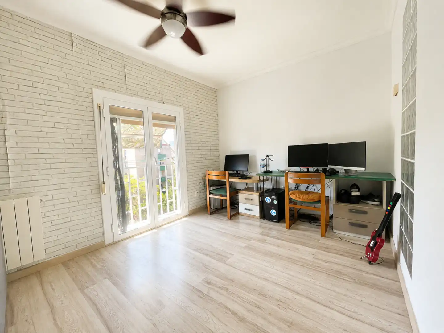 Sala de estar de Piso en venta en Barcelona con Calefacción, Trastero y Amueblado