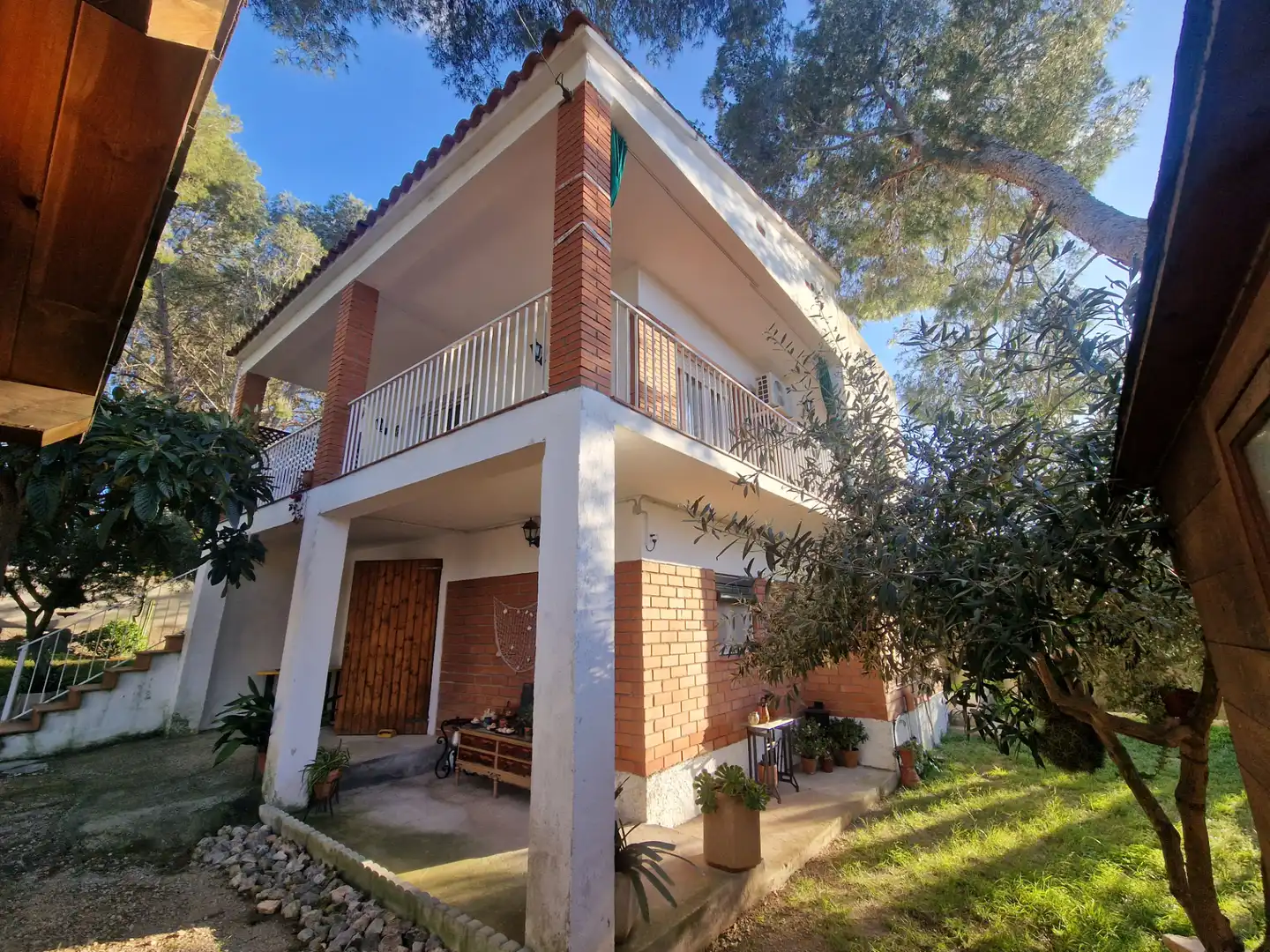Vista exterior de Casa o xalet en venda en Cubelles amb Calefacció, Jardí privat i Terrassa