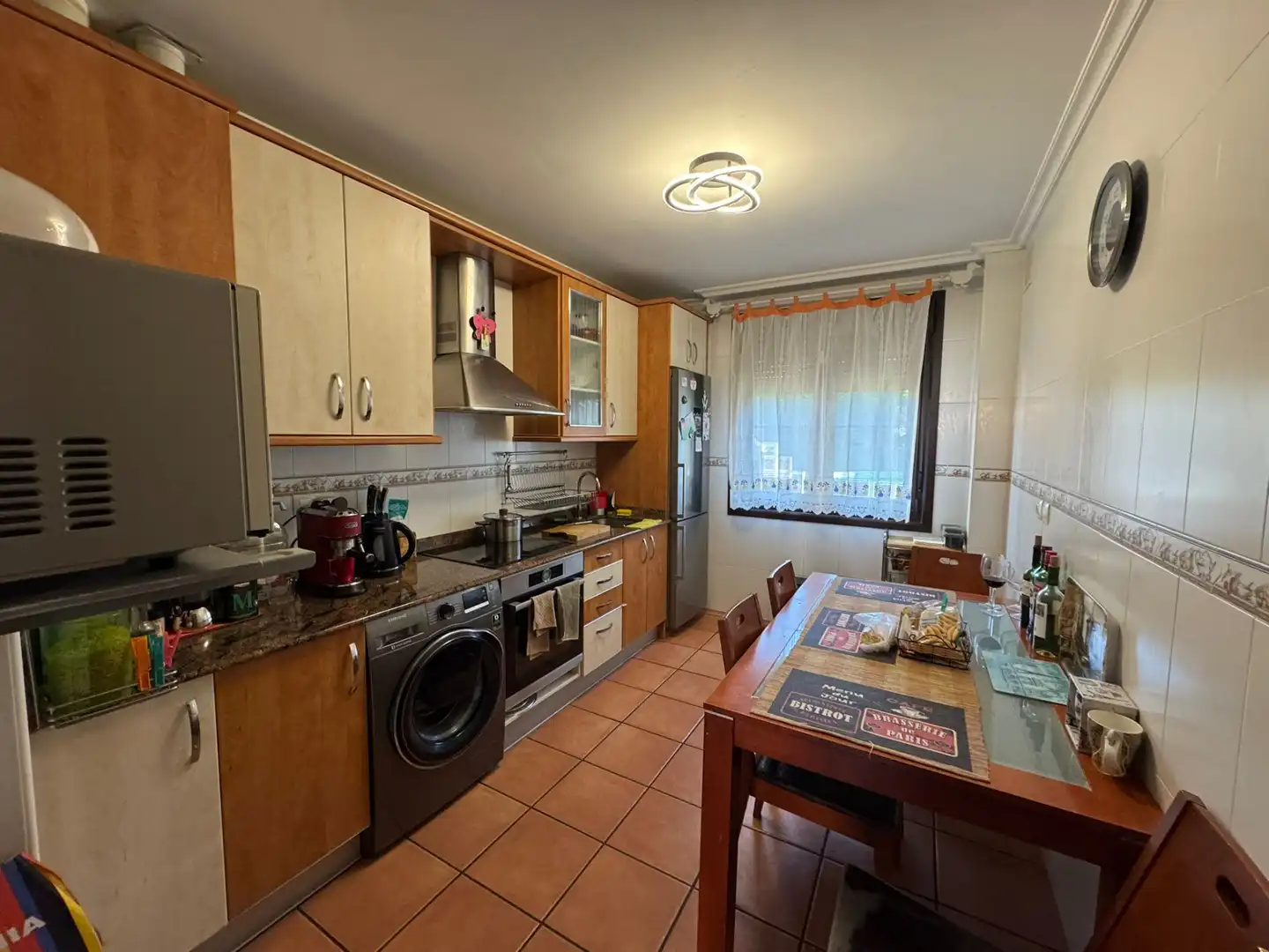 Küche von Einfamilien-Reihenhaus zum Verkauf in Polanco mit Heizung, Privatgarten und Terrasse