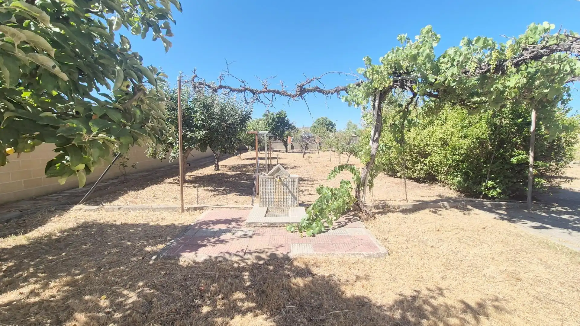 Houses for sale in Calvarrasa de Abajo  with Heating, Storage room and Furnished